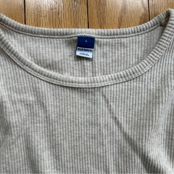 Old Navy women’s ribbed top Size L - Picture 2 of 4